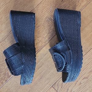 A new Day platform sandals